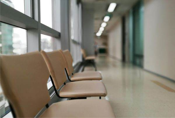 Clinicile medicale pierd pacienţi din cauza unor deficienţe de organizare şi comunicare